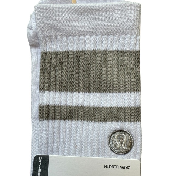 NWT 2 Pair lululemon athletica Casual Socks White and Gray - Picture 2 of 3